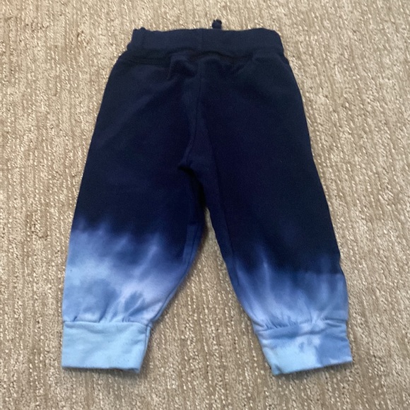 Dennys kids wear tie dye sweatpants - Picture 3 of 3